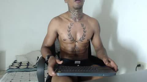 hunting_blondes online show from March 31, 9:26 pm