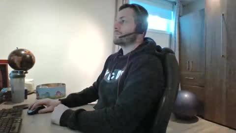 Snapshot of hurley7890 chatting on February 12, 7:02 pm hurley7890 online show from February 12, 7:02 pm