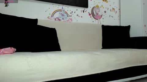 Kayla online show from September 20, 4:15 am