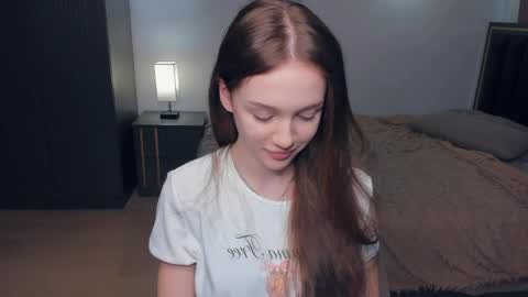 Lily online show from April 3, 7:26 am