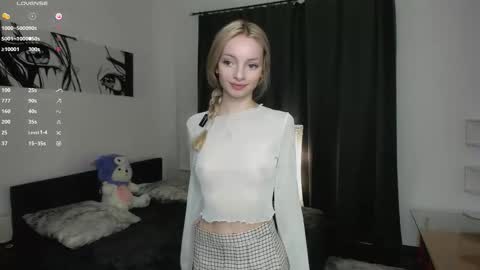 Snapshot of hypno_eyes_babe chatting on October 10, 2:23 pm Kate online show from October 10, 2:23 pm