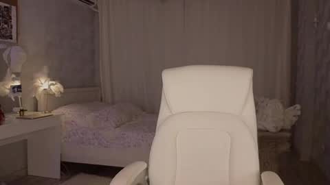 Joselle online show from May 14, 11:25 pm