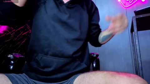 kelvis online show from November 19, 1:38 am