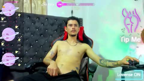Snapshot of i_am_kelvis_ chatting on October 13, 10:45 pm kelvis online show from October 13, 10:45 pm