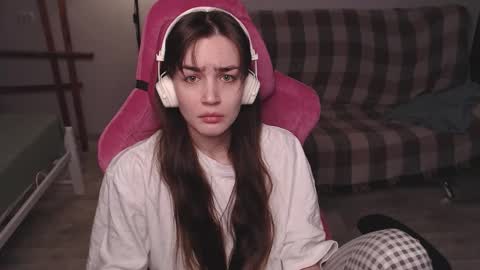 elisabeth online show from November 8, 2:53 pm