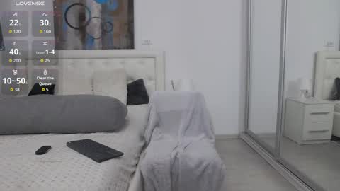 Phillip online show from April 25, 1:35 pm