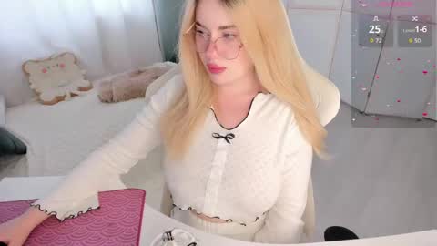 HiI am  EvaPVT is open  online show from April 22, 11:50 am