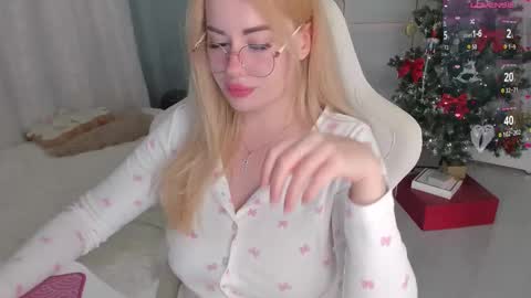 HiI am  EvaPVT is open  online show from January 10, 2:55 pm