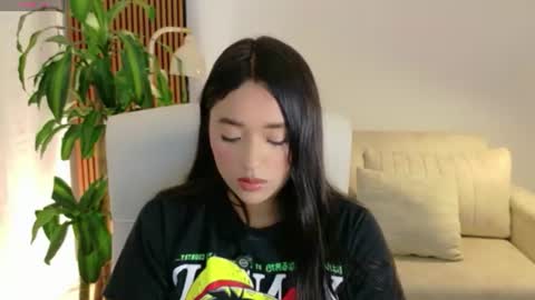 iam__zara online show from June 17, 9:09 pm