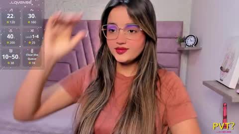 iam_lina online show from March 30, 11:54 am