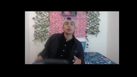 Snapshot of iam_lukas__ chatting on September 18, 11:36 am iam_lukas__ online show from September 18, 11:36 am