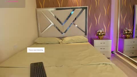 iam_nicolle online show from October 24, 12:39 pm