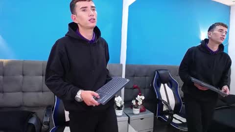 Iam Smith  online show from January 9, 2:11 pm