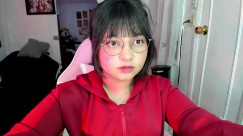 Zoe 3 online show from December 17, 8:15 pm