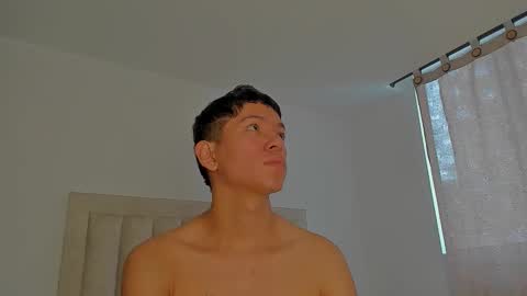 Juliiiiian online show from March 8, 2:54 pm