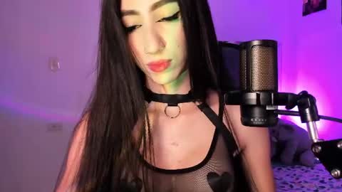 Mel  online show from August 1, 2:35 am