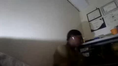 iamryan995442 online show from April 2, 6:04 pm