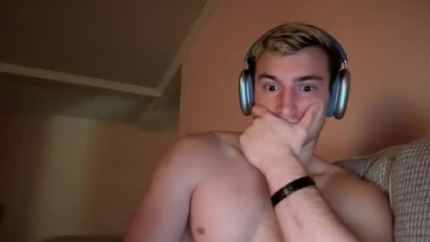 iamtommyparker online show from October 24, 10:38 am