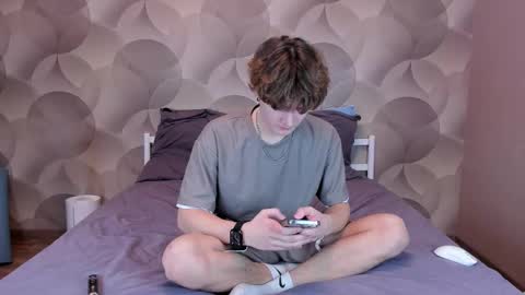 Ian Flor online show from February 1, 3:09 pm