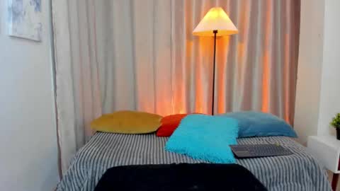 ian  online show from February 25, 3:43 am