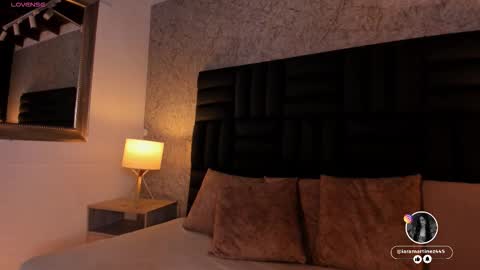 I A R A   online show from September 30, 1:21 pm