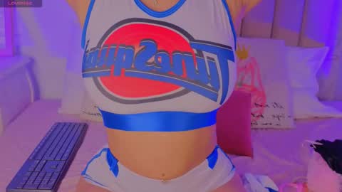  iara smith  online show from March 18, 11:27 am