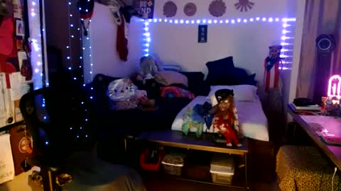 PMS online show from September 18, 1:15 pm