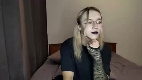 Jade online show from December 5, 3:54 pm