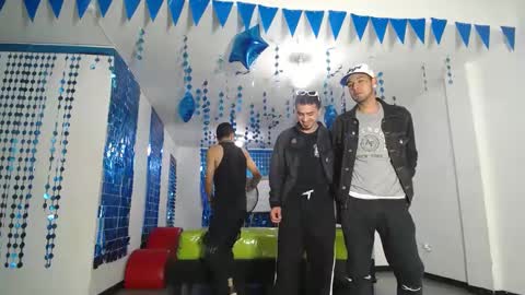 THOMAS AND DAMIAND online show from March 4, 1:38 pm