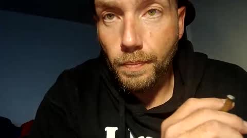 Snapshot of icyfucktoy chatting on October 25, 4:35 am icyfucktoy online show from October 25, 4:35 am