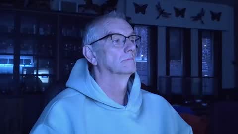 ikwiljeneuken123 online show from March 5, 5:49 am