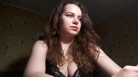 Laura online show from April 6, 5:14 pm