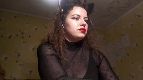 Laura online show from April 1, 5:21 pm