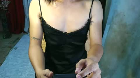Snapshot of iland_girl chatting on October 11, 2:43 pm Pia online show from October 11, 2:43 pm