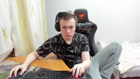 iliaskris online show from November 19, 4:12 am