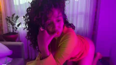 Snapshot of illaroom chatting on January 23, 12:04 am Kloe online show from January 23, 12:04 am