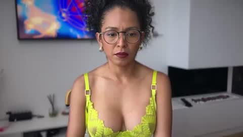 Kloe online show from July 21, 7:05 pm