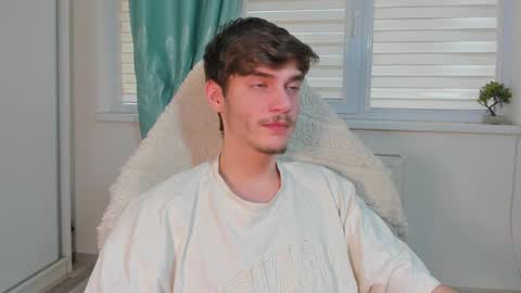 Snapshot of illusions888 chatting on February 7, 8:44 am D-Illusion online show from February 7, 8:44 am