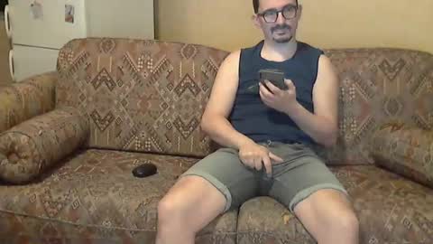 ilovecuteguy79 online show from April 20, 4:48 am