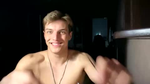 ilyahrr online show from April 6, 10:33 pm