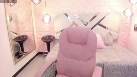 Ange online show from December 1, 1:42 pm