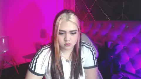 im_bunny__ online show from November 18, 12:52 pm