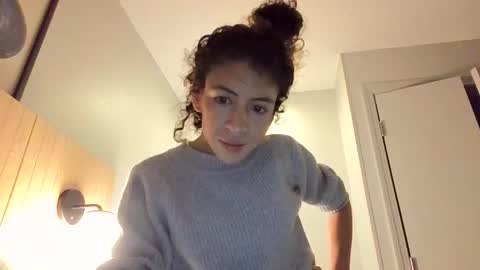 Ellliiana  online show from January 15, 3:15 am