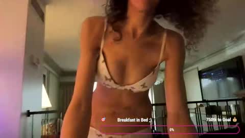 Ellliiana  online show from April 2, 4:14 pm