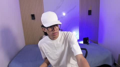 im_matthewscott online show from April 1, 7:22 pm