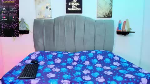 im_riley_ online show from May 9, 7:31 pm