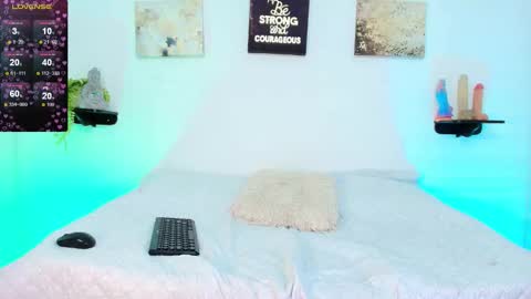 im_riley_ online show from March 10, 7:29 pm