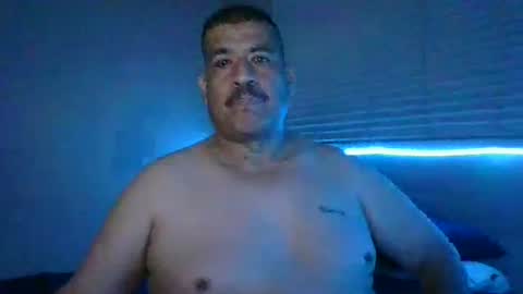 imbackmandosuknw online show from December 18, 1:23 am