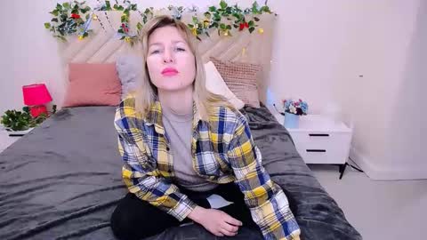 incredible_ariela online show from October 23, 10:50 am