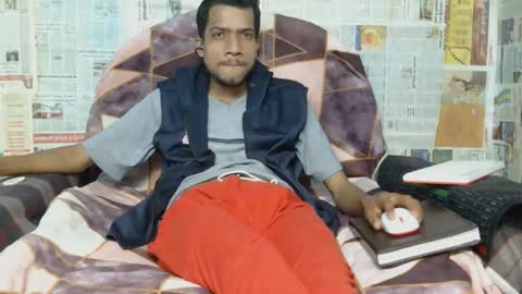 Suman Leo online show from February 3, 9:30 pm